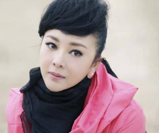 同年,《兰花花》剧组在陕西招募演员,梁丽想要去试一试.