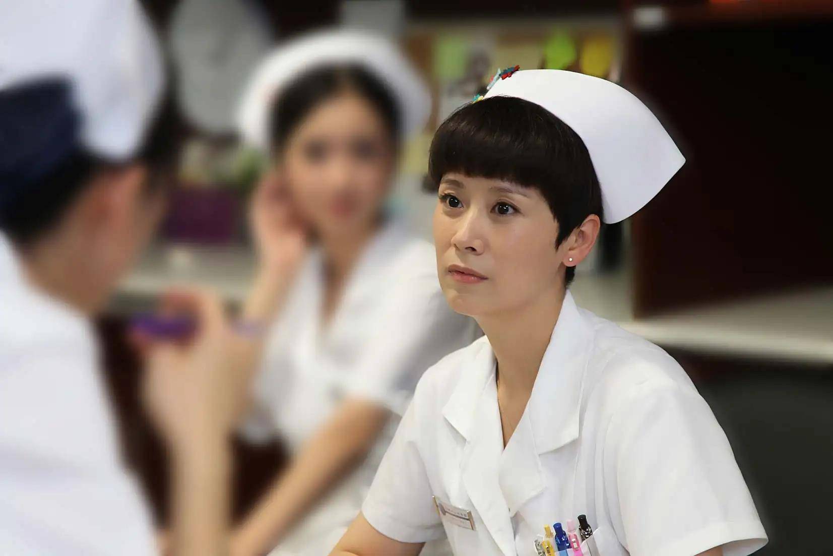 可惜霍医生的眼睛只盯着自己的大美女女友,《心术》里,海清扮演的护士