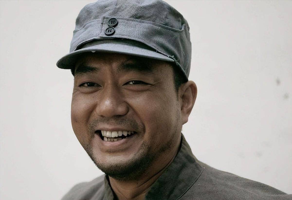 同样是演彭德怀,把董勇,宗利群,丁笑宜放在一起,差别就出来了_李晓军