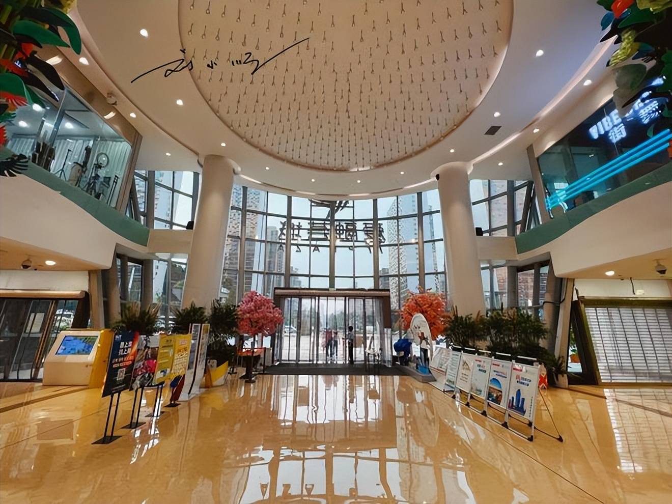 原创重庆冉家坝有一家热门商场三条地铁线在此交汇地理位置太好了