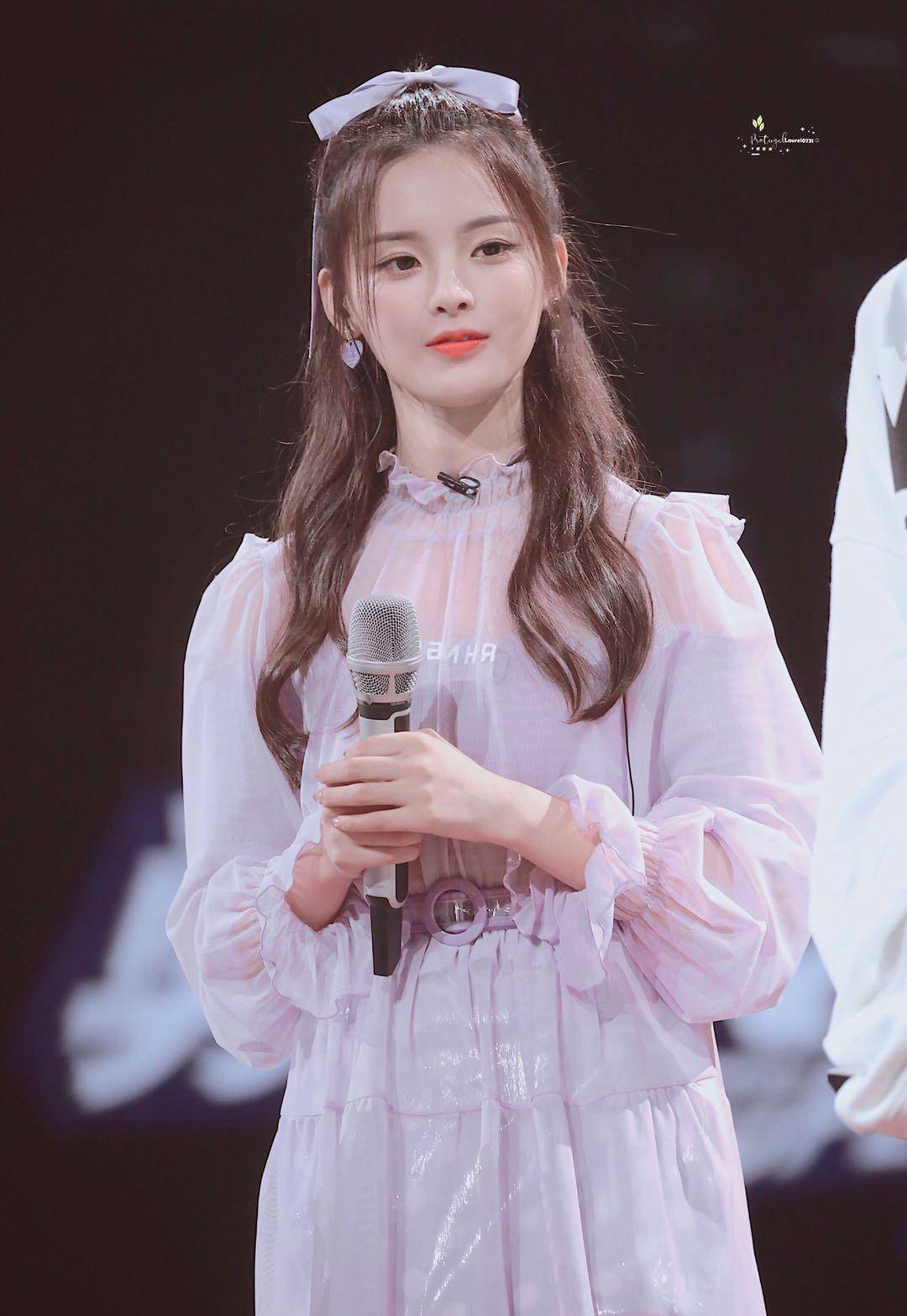 原创小仙女杨超越的婚纱造型绝美灵动优雅宛如城堡里的公主