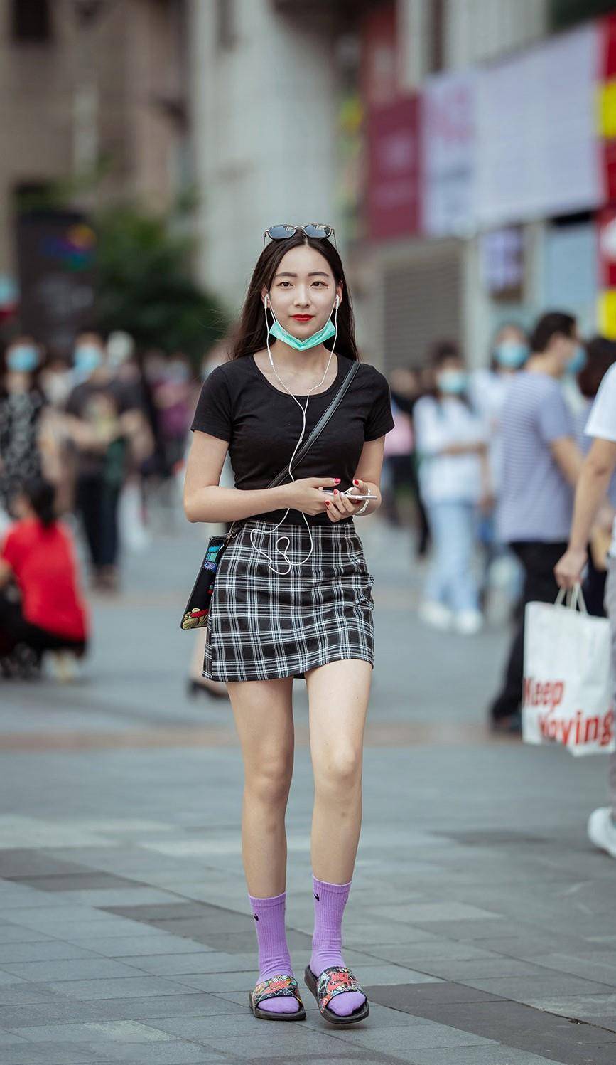 原创穿裙子的季节这些时尚的半身裙搭配让美女走路都如此优雅迷人