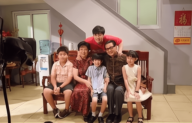 康保罗谢恩一去不返,康家第三代齐齐改头换面_观众_枝子_康天佑