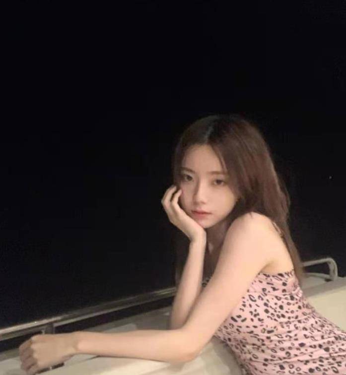 黄子韬恋情疑似曝光?女方是小7岁网红