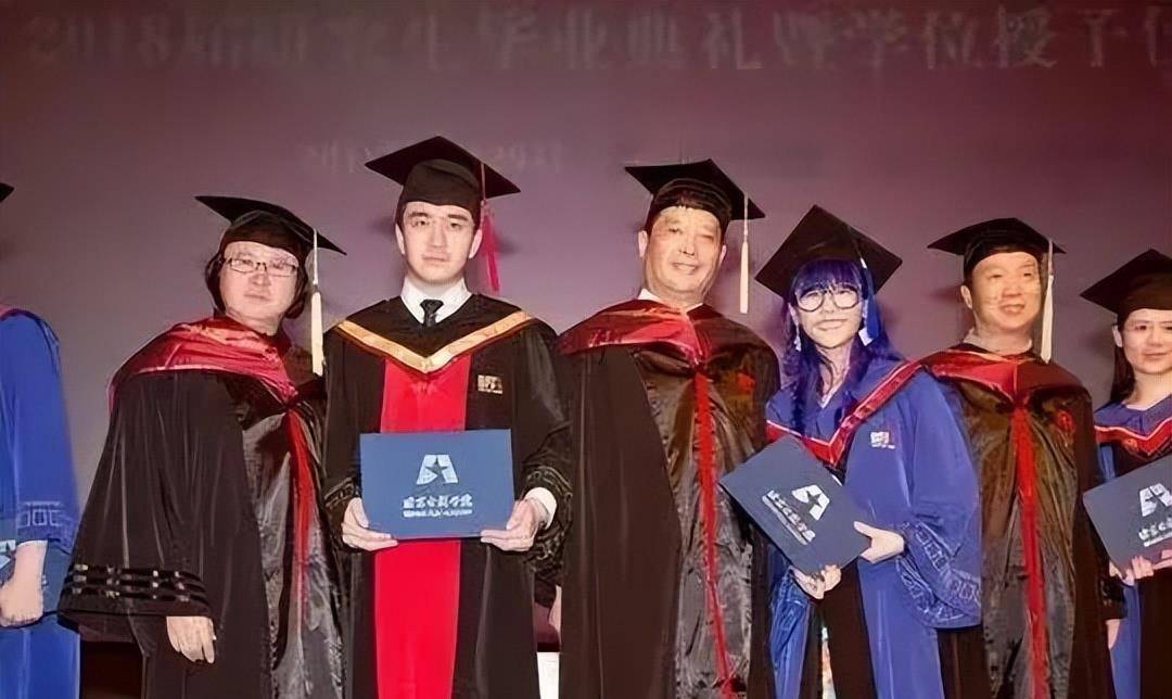 洪真英:微胖界的顶流女神,经历学历丑闻后她还能重回巅峰吗?