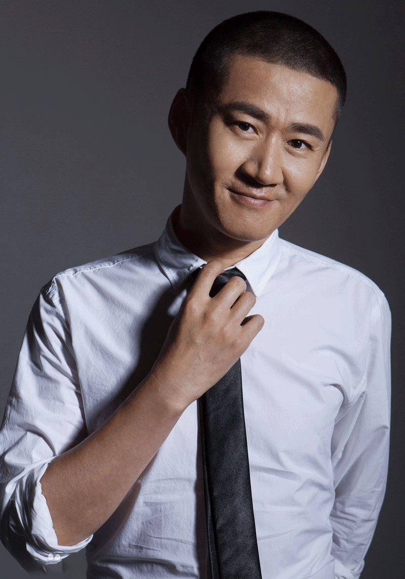 演员李嘉明排队一小时做核酸被拒绝,工作人员:拍了