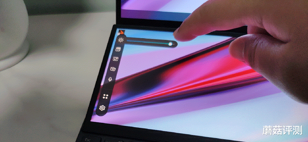 双屏加持，生产力效率提升明显、华硕灵耀X双屏Pro 2022轻薄笔记本