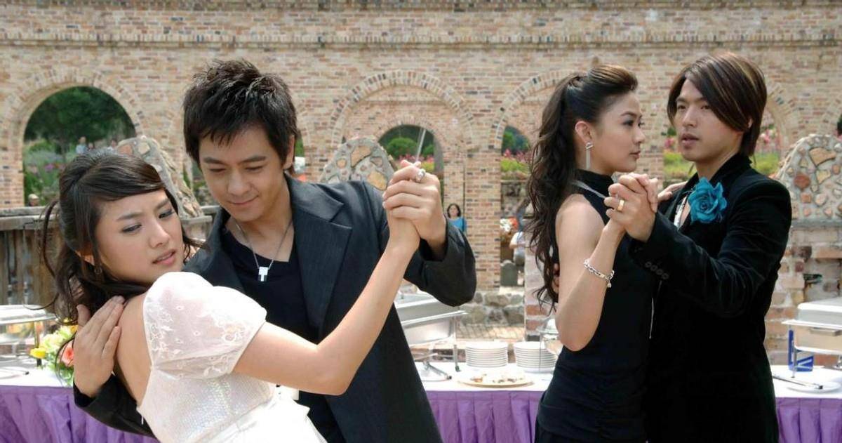 "高开低走"刘荷娜:凭放羊的星星爆火,后躺公公大腿惹争议_吴仁耀_夏