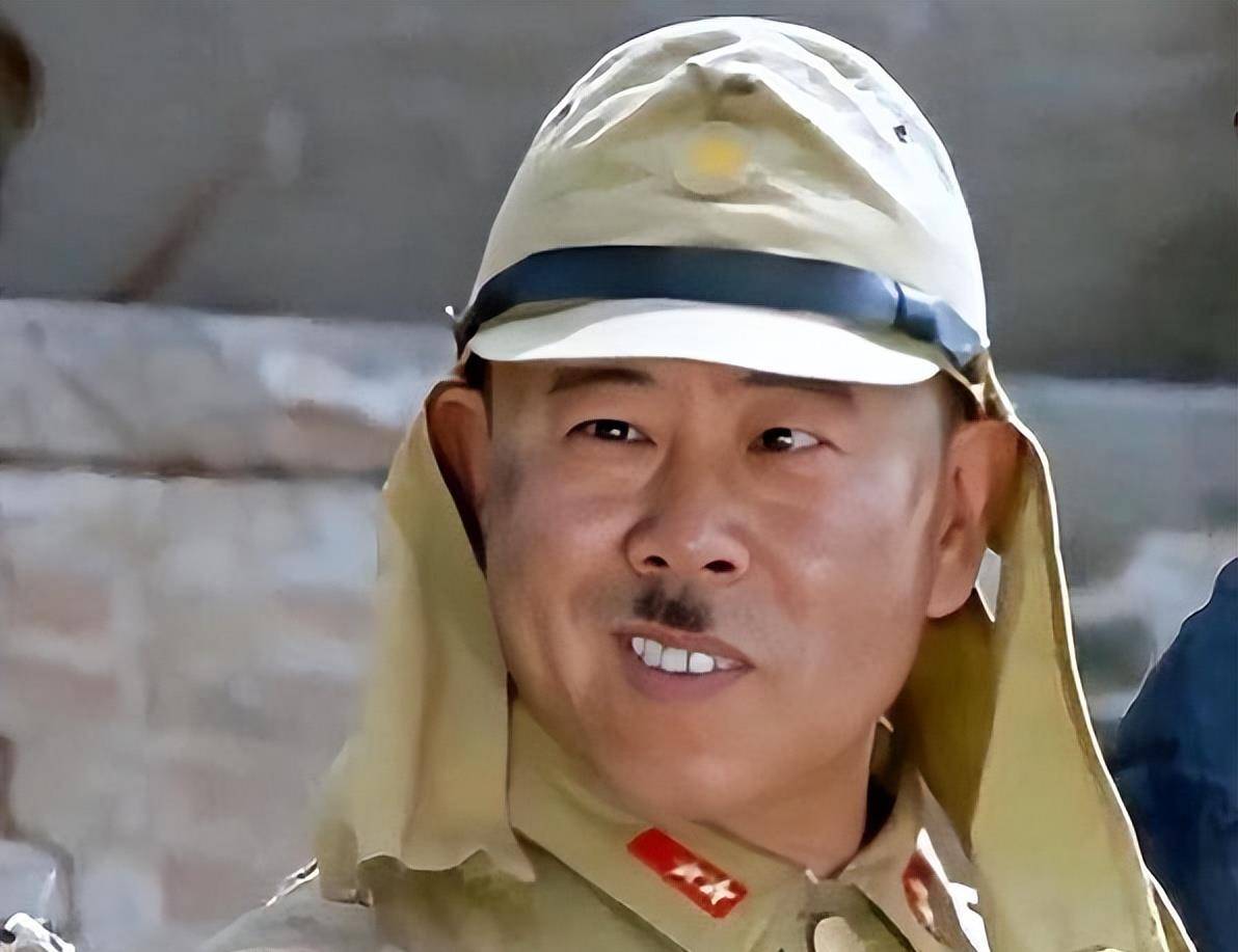 原创65岁潘长江卖假酒向女主播下跪是原形毕露还是晚节不保