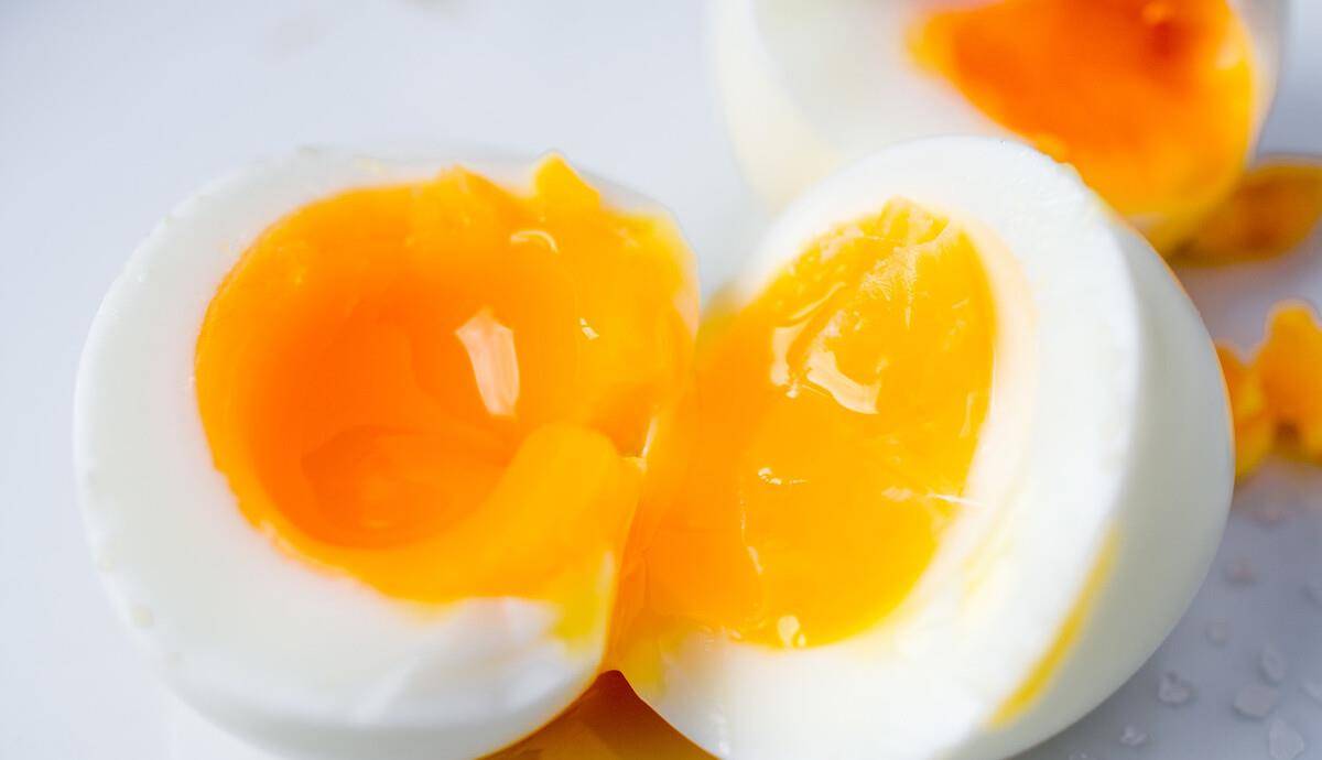 原创白煮蛋蛋黄外圈发黑原来是方法错误原理很简单煮的时间很重要