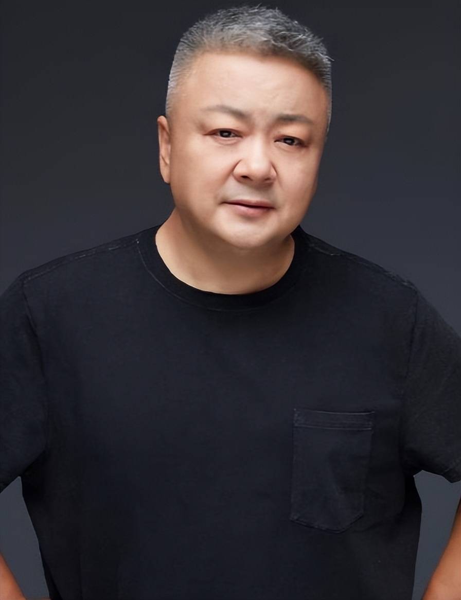 曾深爱过王新军,分手后东山再起,儿子是精神支柱_父母_空政话剧团