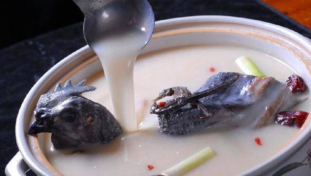 九月这汤别错过,滋补不上火,暖胃还养身,入秋后女人要多喝