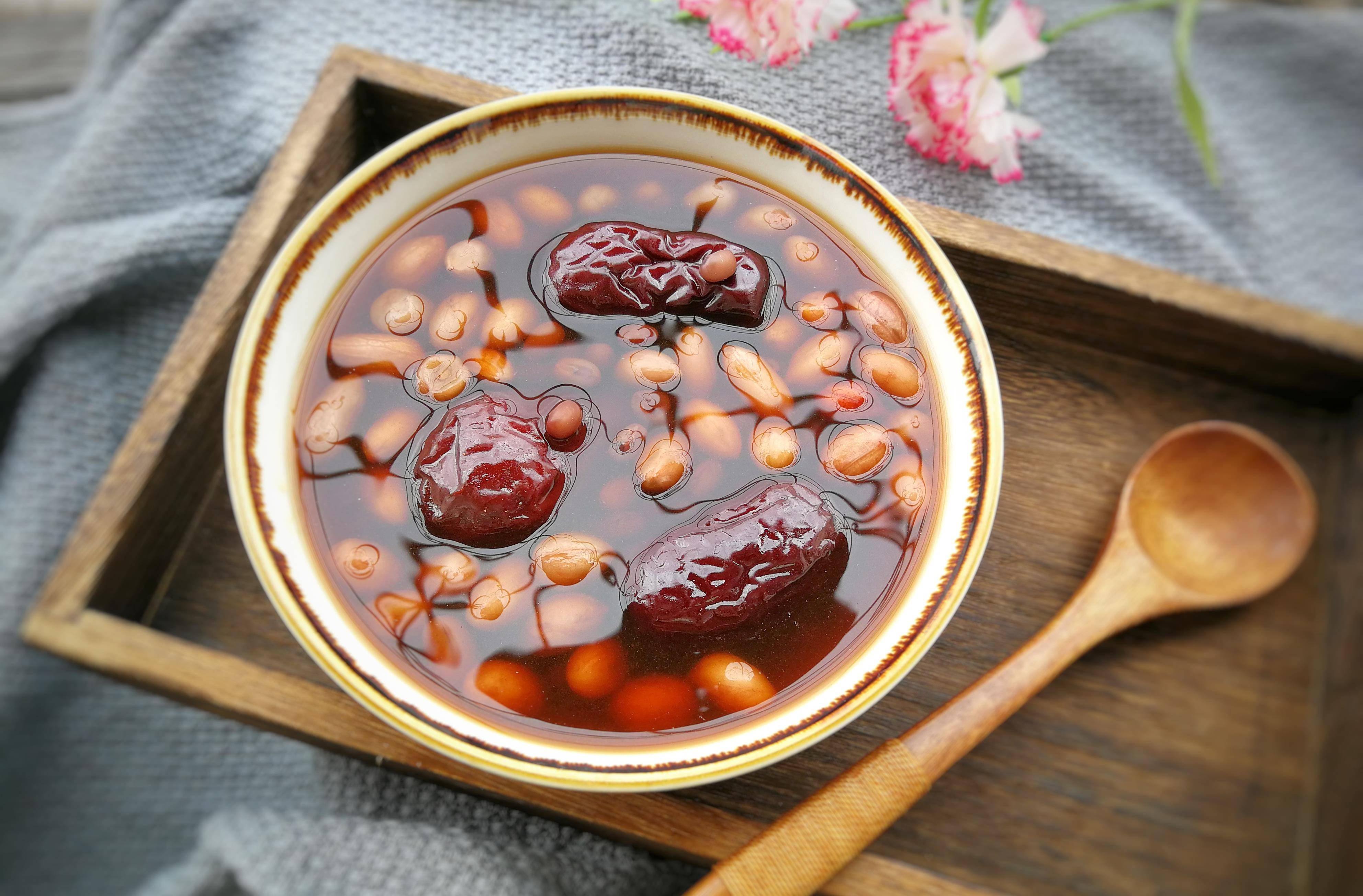 补血补气,手脚冰凉的人要多喝_红豆_花生_红枣