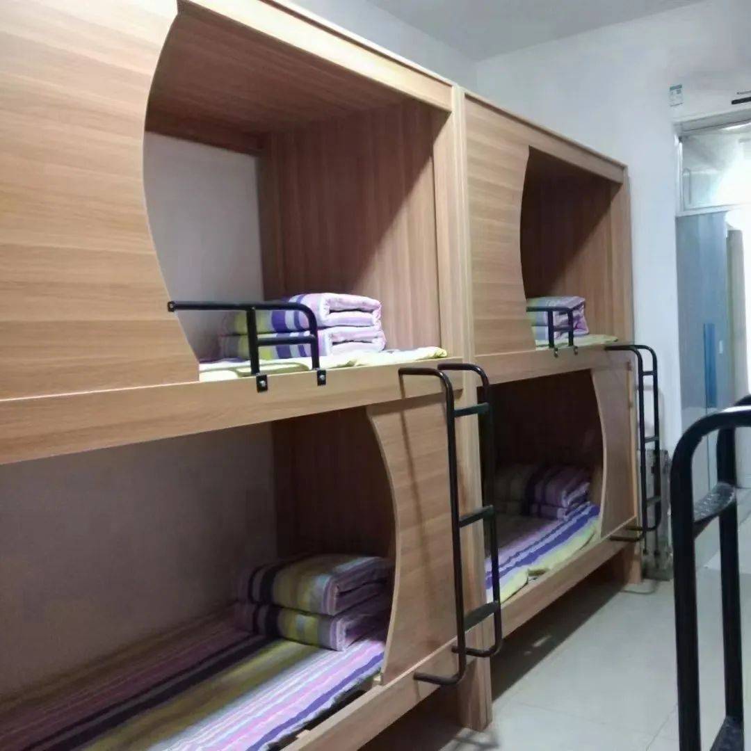 现场火爆中考成绩公布后渭南这些考生和家长都往这所高中跑