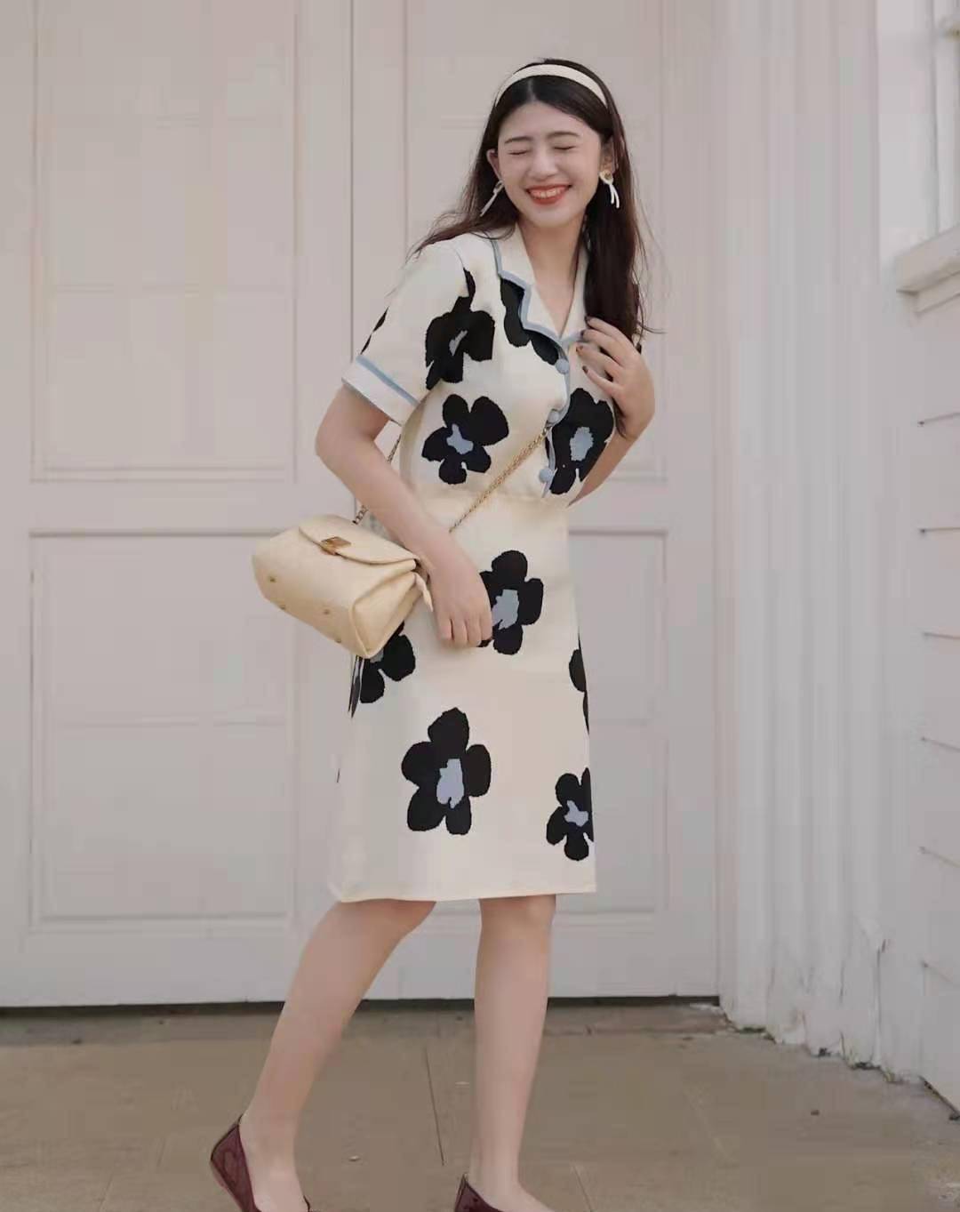 被这种"好嫁风"穿搭圈粉了,甜美时髦显气质,谁穿谁美_花朵_类型_裙子