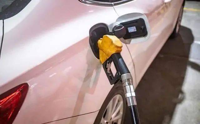 今日油价消息：今天7月18日，加油站调整后92、95汽油的最新限价