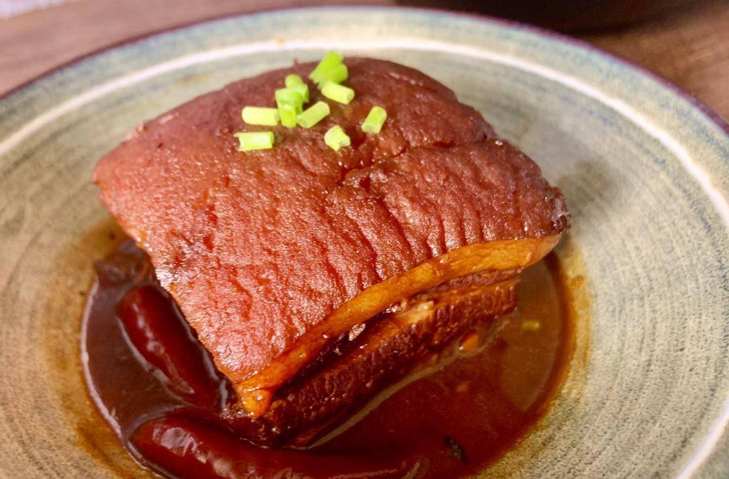 方子肉的正宗做法,多加这两步,连猪皮都好吃,家宴离不了的好菜_炖肉