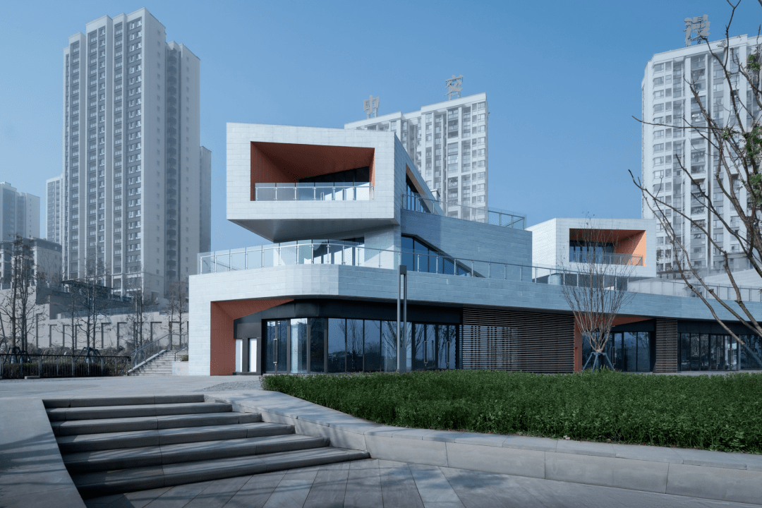 源道出品小河边的三块石头重庆南岸区茶园中交漫山滨河商业