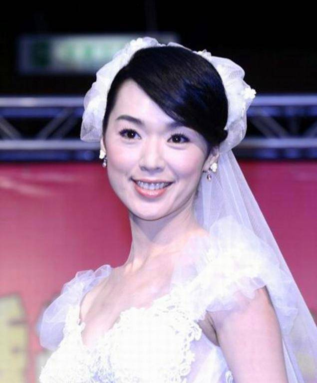 她是最美十四姨,嫁豪门被打到牙齿断掉,生产前还上演"全武行"_王静莹