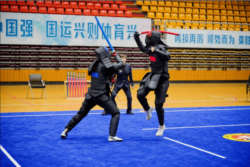 首次参赛夺金新疆武术兵道队开门红