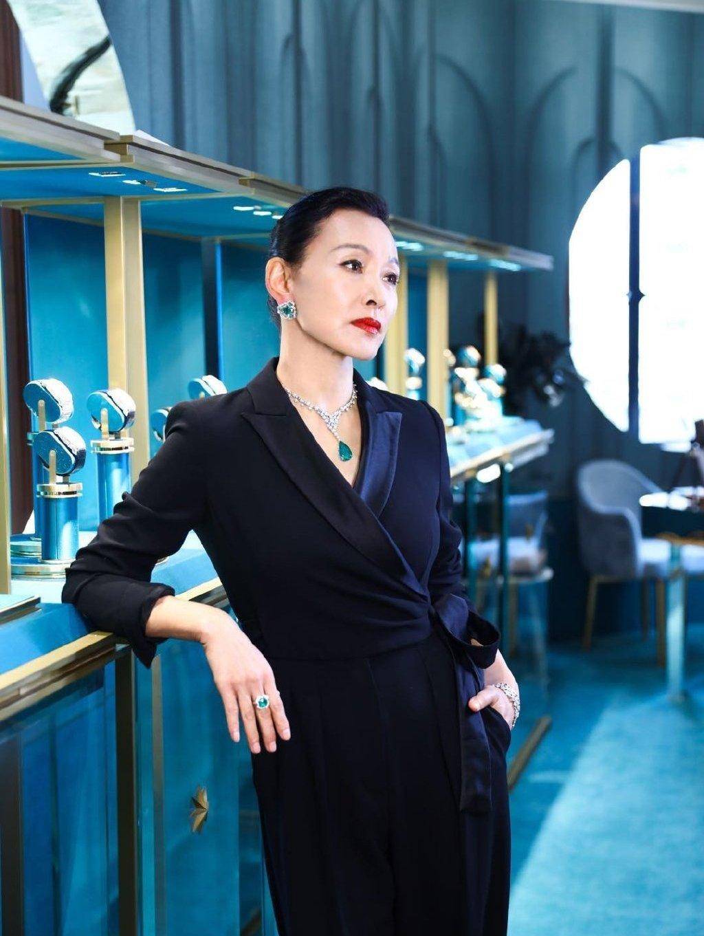 就算是美女如云的女演员,也不是个个瘦成白骨精,一些中年女星肉感十足