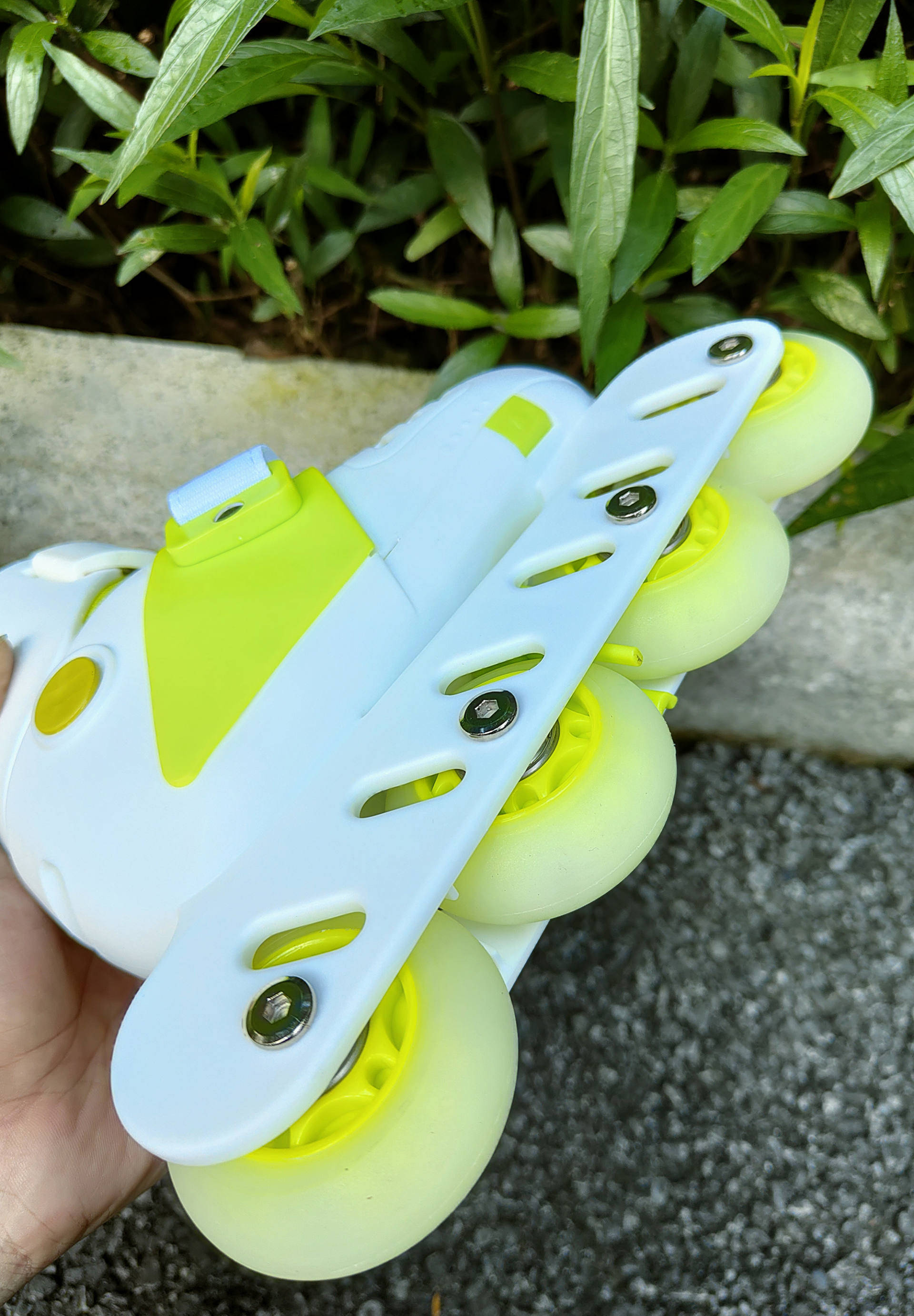 酷骑37岁儿童轮滑鞋r2使用体验初学者滑轮鞋舒适安全首选