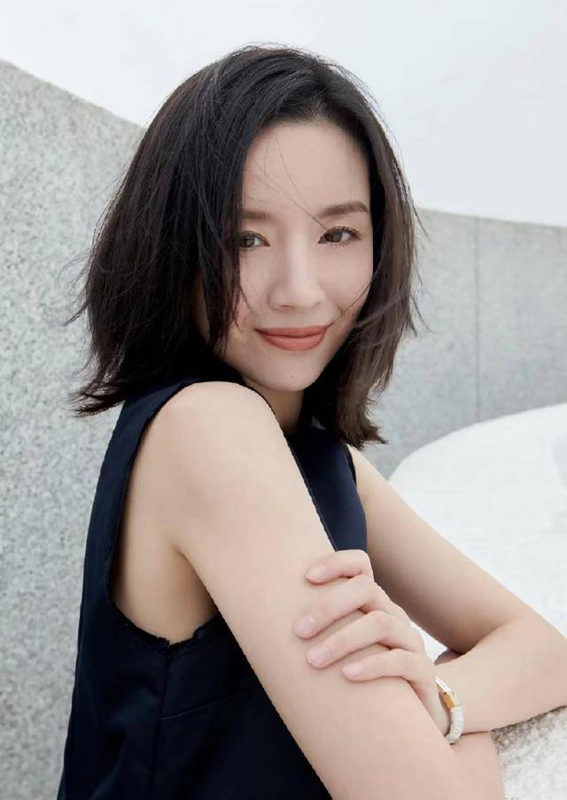 原创潘一早转发了董儿子的近照连连道谢心里十分难过9年不见孩子