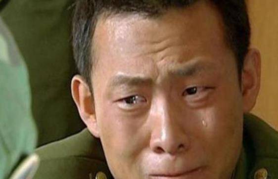 好不容易靠着刻苦勤奋,张译参与出演《士兵突击》,但就在这时,初恋