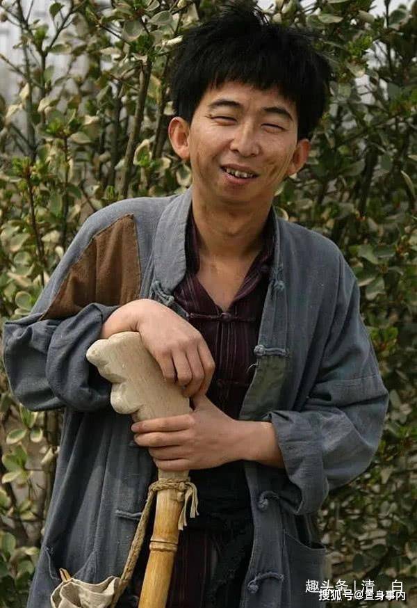 他是"中国最丑影帝",如今身价近10亿,娶美娇妻成人生赢家_长相_牟兴区