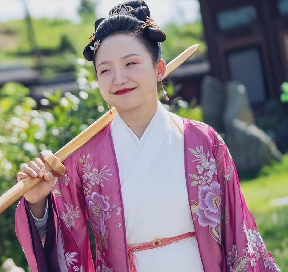 《我叫刘金凤》重新上架,"移花接木"剧名成泰文,剧组草草了事_电视剧