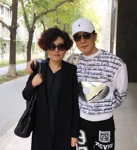 哈文:丈夫李咏病逝后坚持不改嫁,还定期给公婆生活费_工作_事业_大学