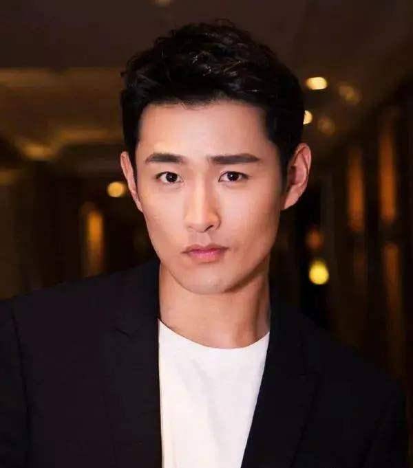 而是默默无名的他,样貌与黄晓明神似_baby_王彦霖_节目