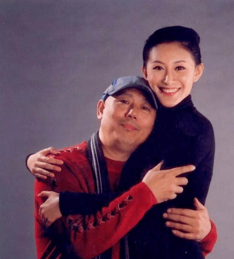 "李诚儒前妻"史依弘:嫁大18岁前夫,离婚15年,两人处成了兄妹_李成儒