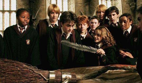 ��ͬһ���˳�������ð�յ�Ӱϵ�С��������ء�