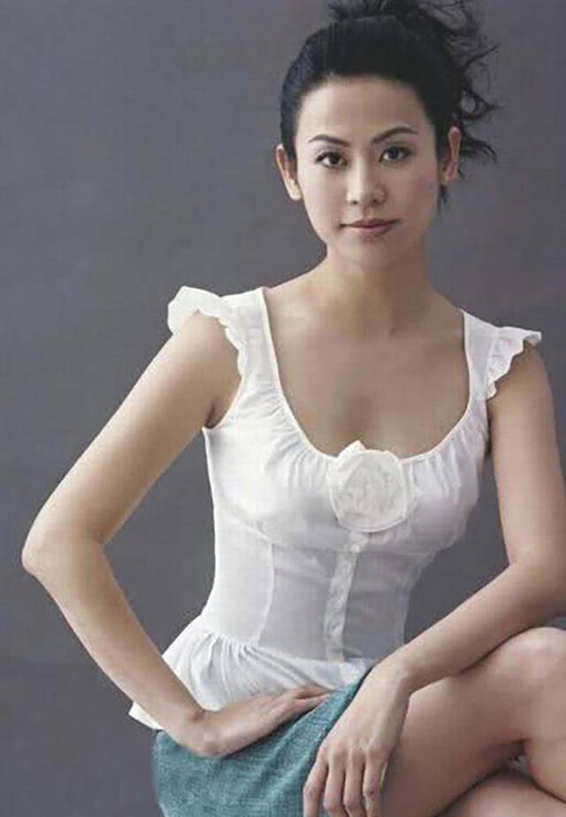 初恋是张卫健,30岁时拒绝富豪求婚,51岁的宣萱被粉丝催婚古天乐_方面