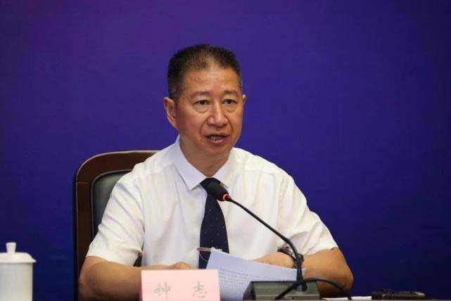 保山市发展和改革委员会副主任钟志,市农业农村局副局长段如标,市工业