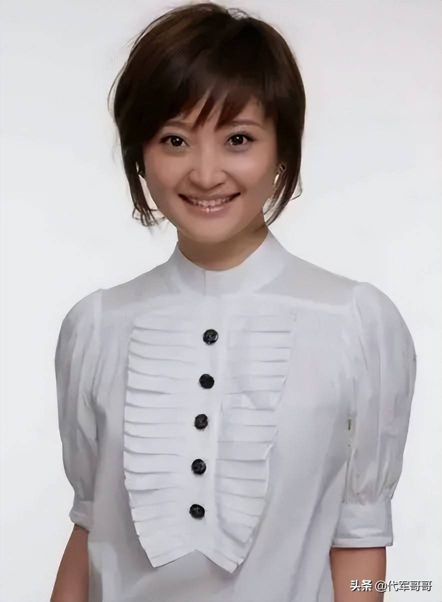 谢颖颖1978年出生于福建省龙岩长汀县,从小学开始,就一直是学校文艺