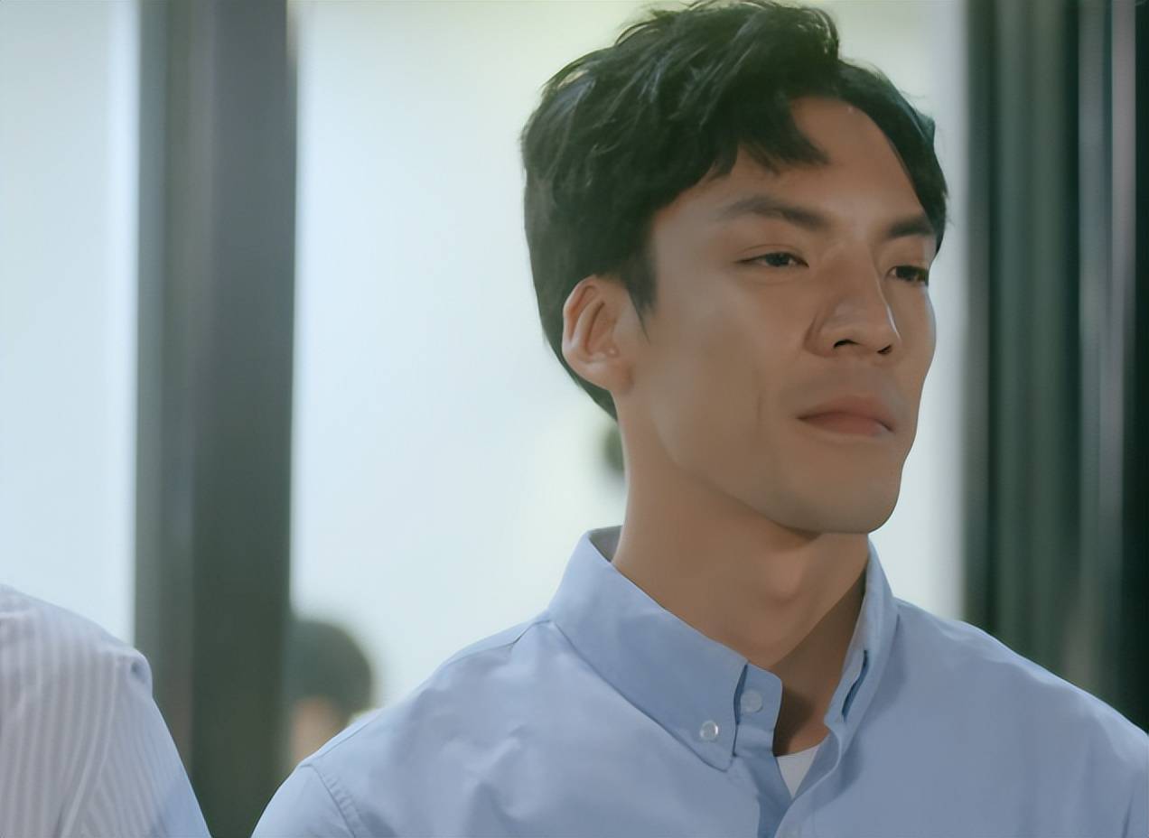 30岁洪浚嘉演"高中生",脸部皱纹引观众不满:给小