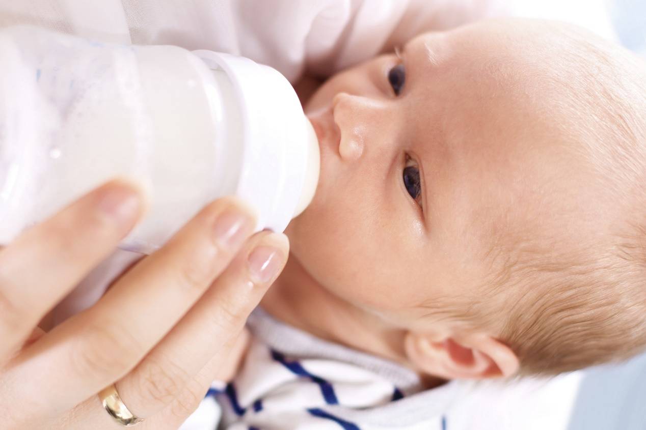 产后奶水不足,宝宝混合喂养要注意些什么？