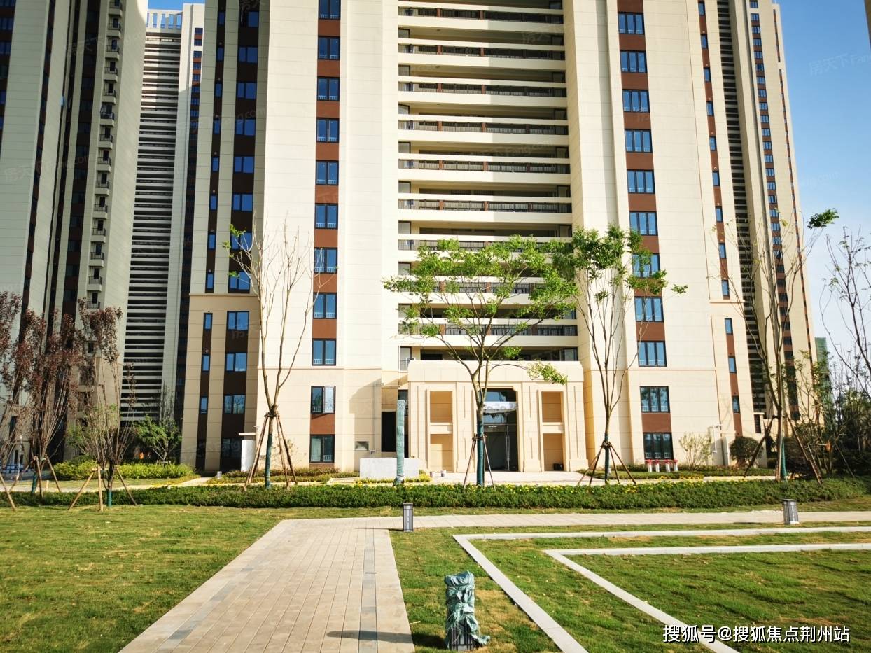 武汉依云水岸售楼处电话4000331233转8888售楼中心依云水岸24小时电话