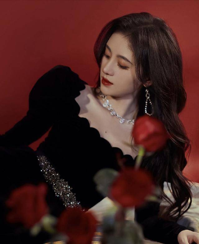 原创鞠婧祎那些火出圈的造型个个绝美怪不得被称为四千年美女