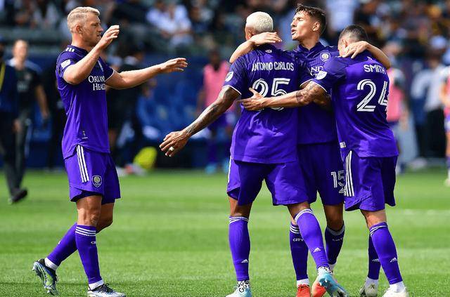 今日足球解说美职洛杉矶fcvs西雅图海湾人