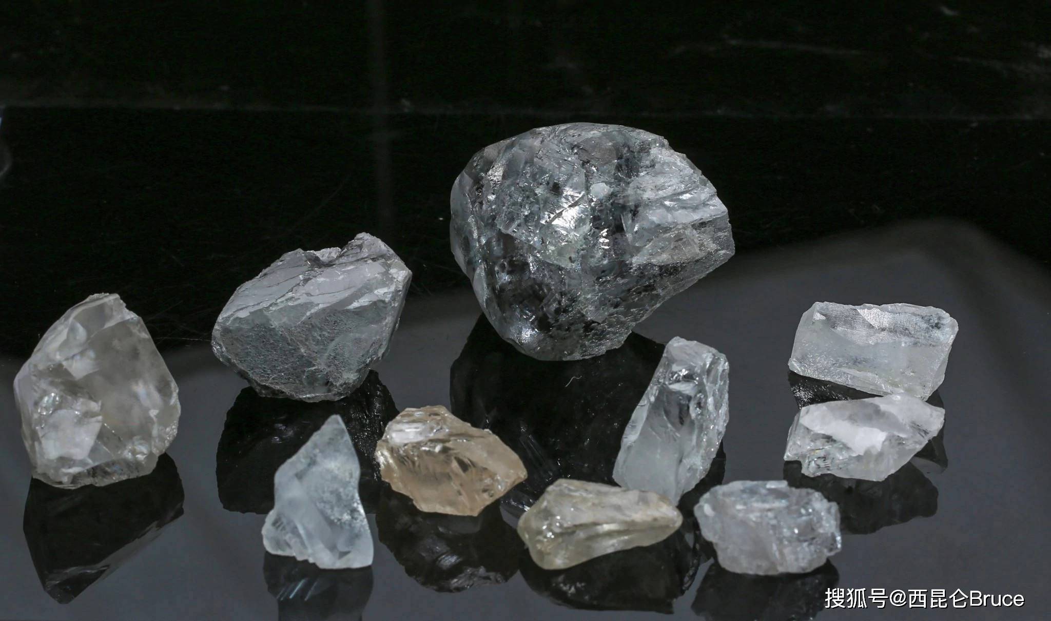 安哥拉发现300年来最大粉钻原石,为何钻石颇受追捧_开采_卢洛_需求