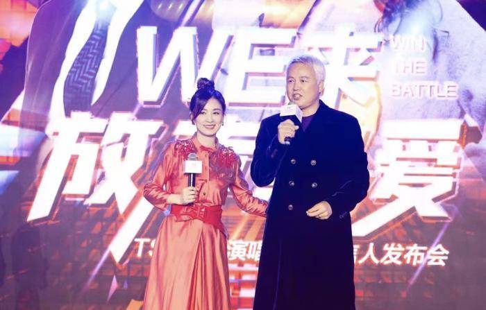 张庭一家四口返台探亲,带女儿刷黑卡买平价衣