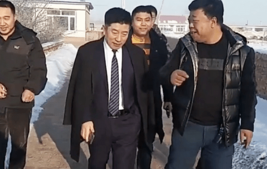 2016年陈相贵准备东山再起,分别注册了4家企业,"省一半商贸集团有限