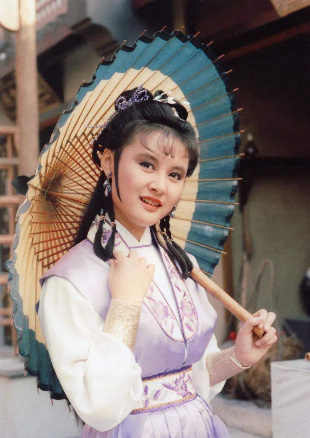 第四位,欧阳佩珊(本名陈洁英)·在该剧中饰山口香子1953年7月6日出生