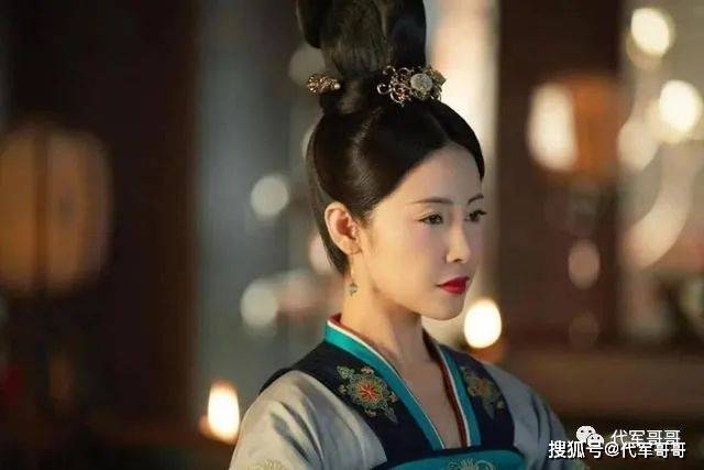 她是靳东同学，因《丑女无敌》成名，如今44岁很美却不温不火-舞儿网
