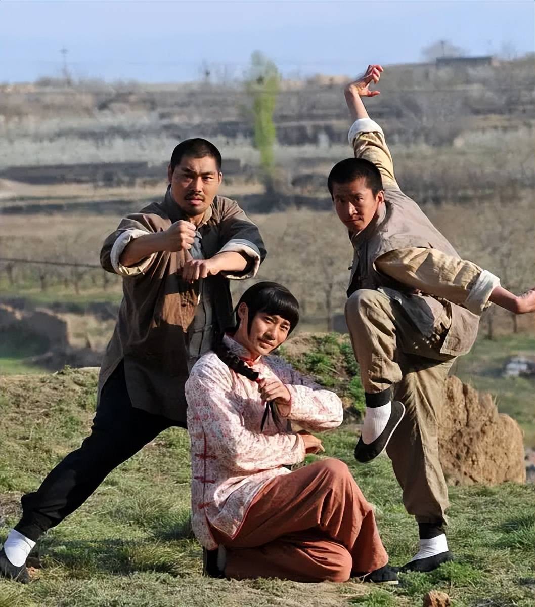 《抗日奇侠》如果说以上几部作品都只是简单的"神剧",那么《抗日奇侠