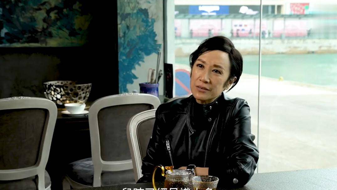 56岁香港女星至今仍单身,直言感情看得很淡