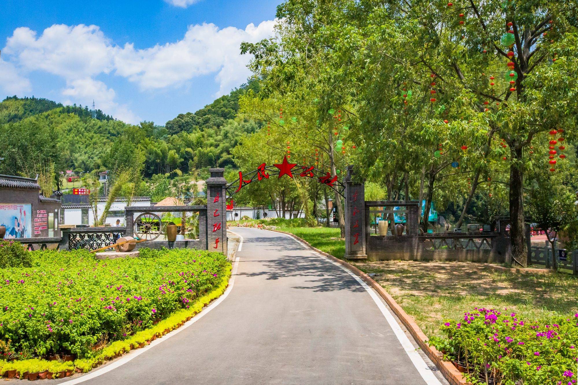 原创安徽六安有一座电影小镇充满了民国风情仿佛回到上世纪30年代